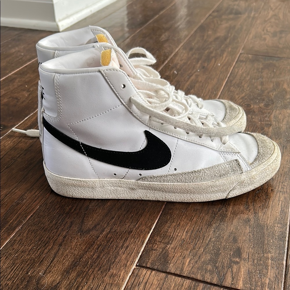 Nike Blazer Mid ‘77 White and Black Sneakers